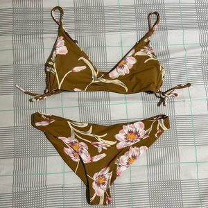 Roxy floral bikini set